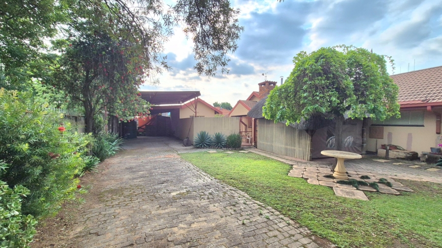 3 Bedroom Property for Sale in Vaalpark Free State